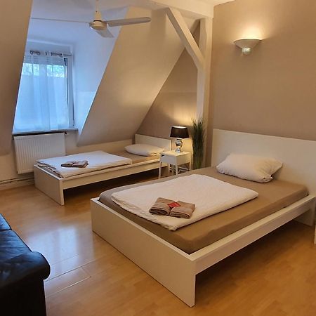 Colodging Mannheim - Private Rooms & Kitchen ภายนอก รูปภาพ