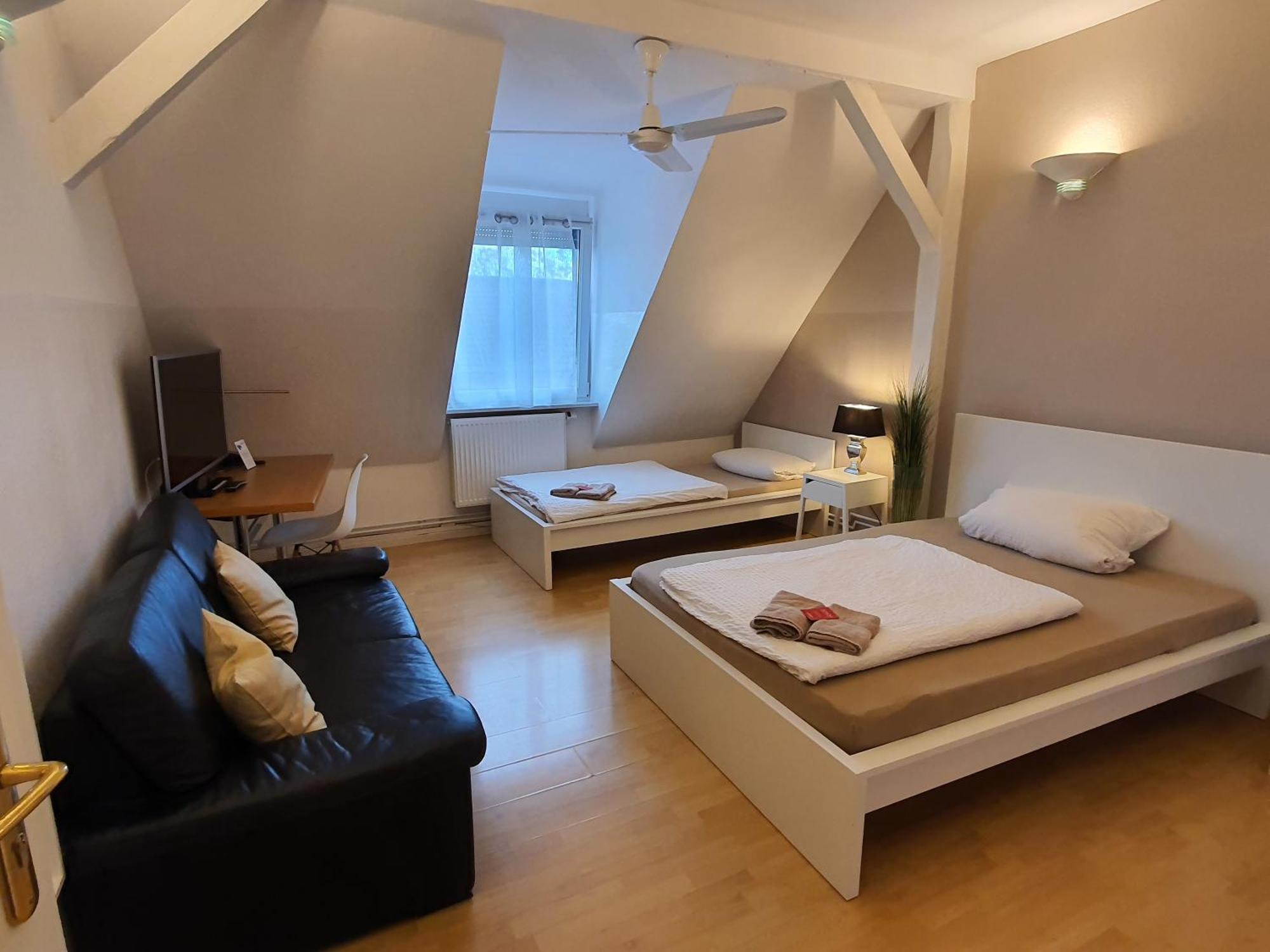 Colodging Mannheim - Private Rooms & Kitchen ภายนอก รูปภาพ