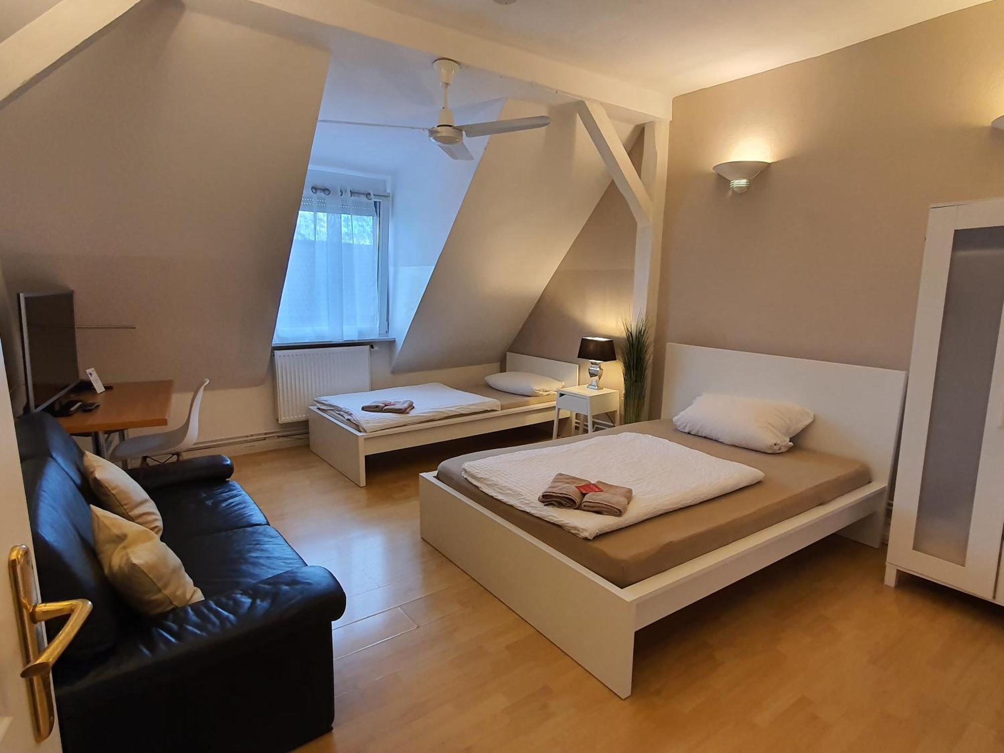 Colodging Mannheim - Private Rooms & Kitchen ภายนอก รูปภาพ